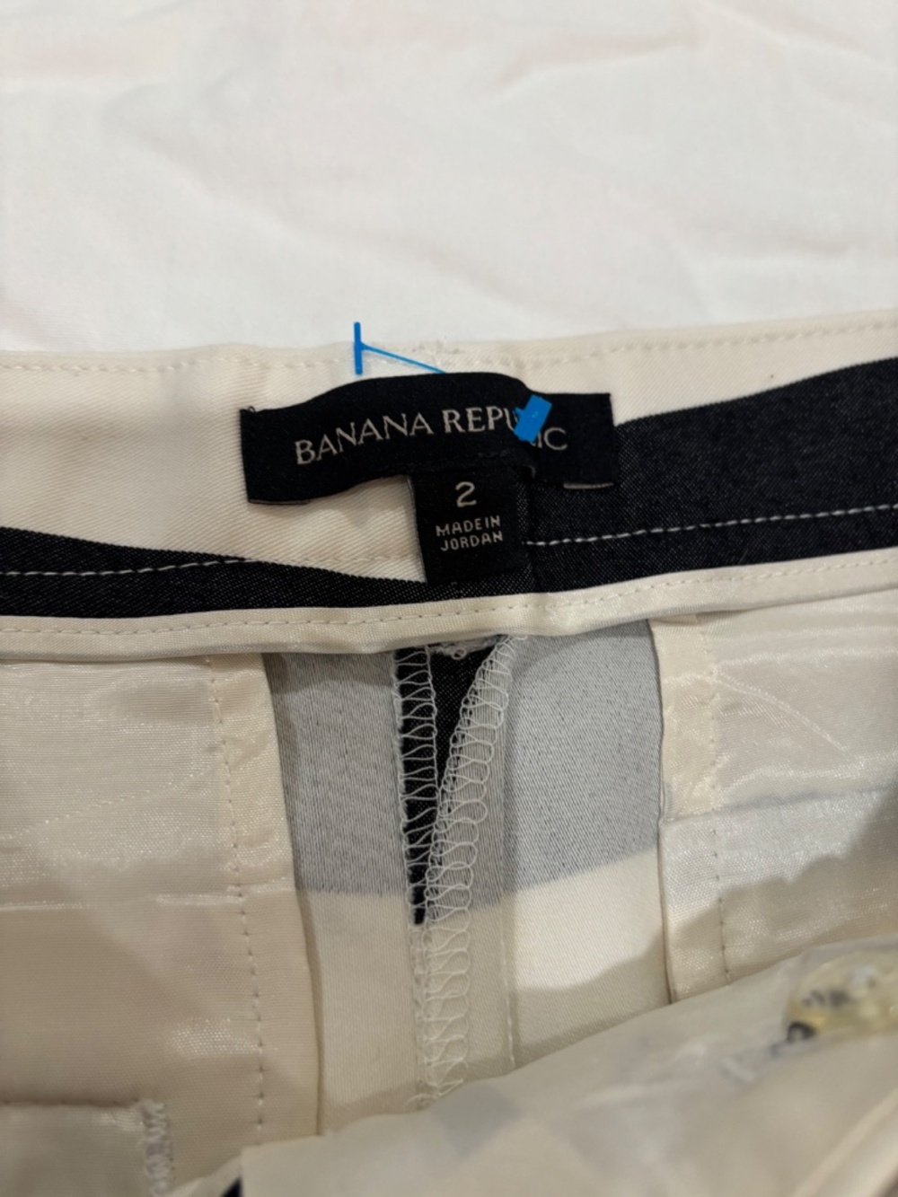 WOMENS BANANA REPUBLIC SHORTS - Picture 3 of 7